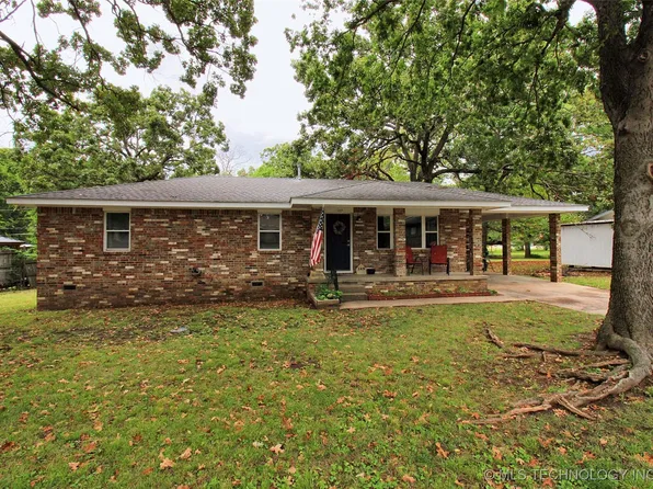 149 W Oak Hill Cir, Tahlequah, OK 74464