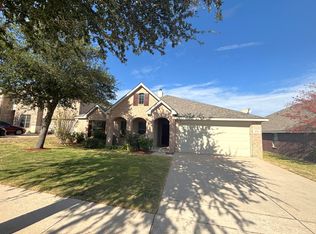 1028 Hickory Bend Ln, Fort Worth, TX 76108