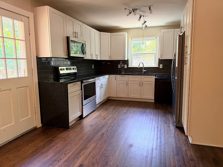 6900 Elm Forest Dr — Photo 11