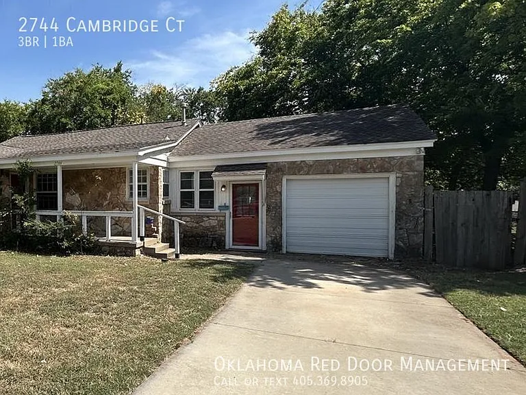 2744 Cambridge Ct — Photo 1