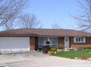 601 Night Ct, Green Bay, WI 54313