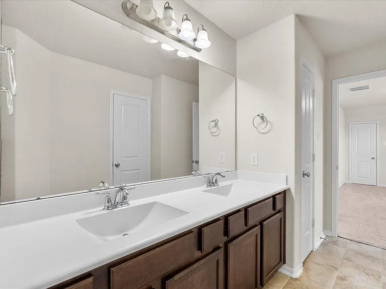 2246 Oakleaf Trail Ln — Photo 33