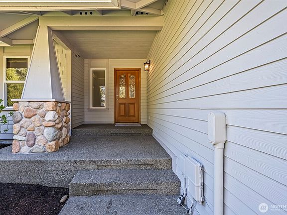 4th image of 5203 53rd Street W