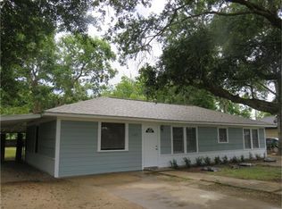 107 Lenora Ln, El Campo, TX 77437