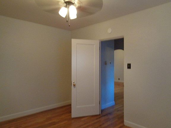 4th image of 916 W Adams Ave