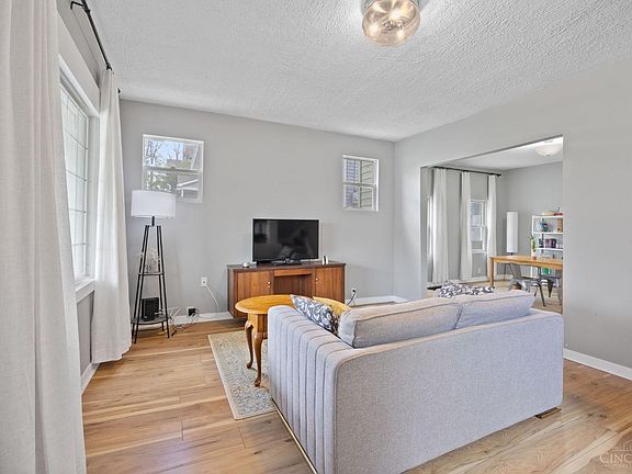 3rd image of 1533 Saint Leger Pl