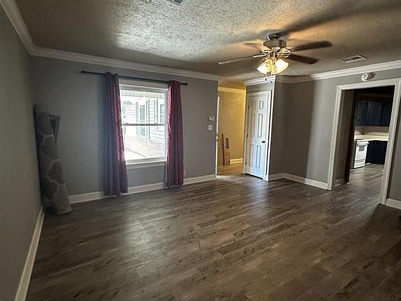 5th image of 2306 Owens Ave