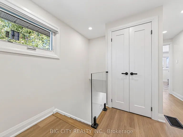 26 Carondale Cres — Photo 24