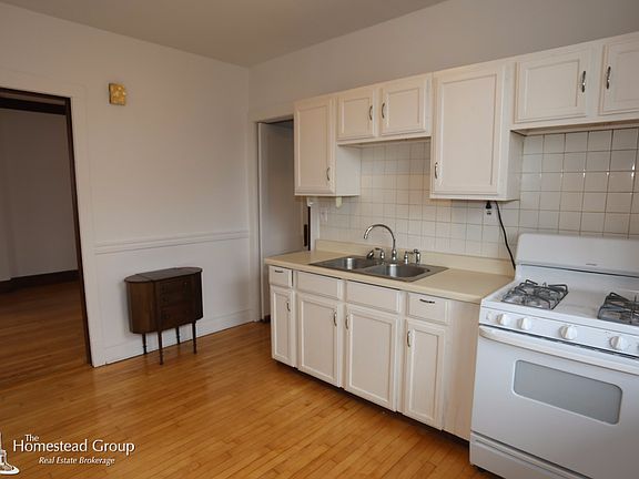 4th image of 1626 W Winona St APT 2R