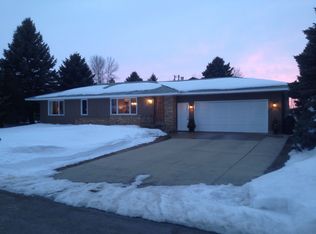 164 Hillcrest Ave, Spicer, MN 56288