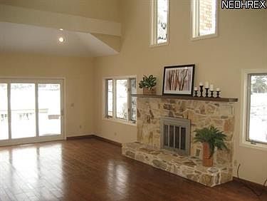 2nd image of 12 Sherwood Ct