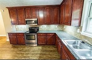4th image of 214 Lee Road 2170