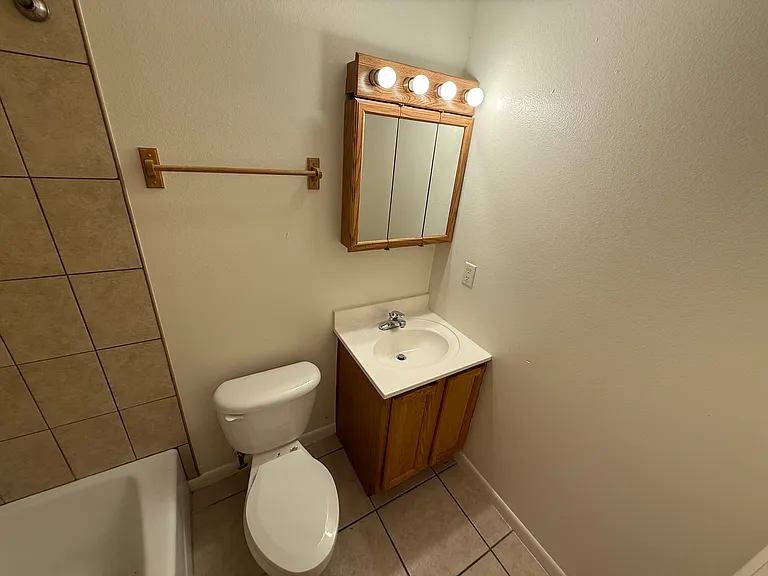 816 Angela Ave #B — Photo 3