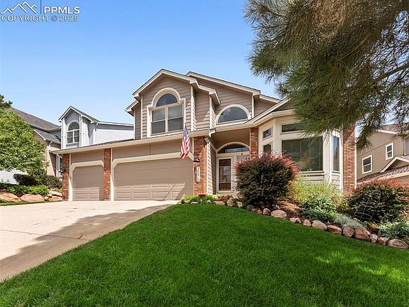 2nd image of 2075 Kittridge Ave