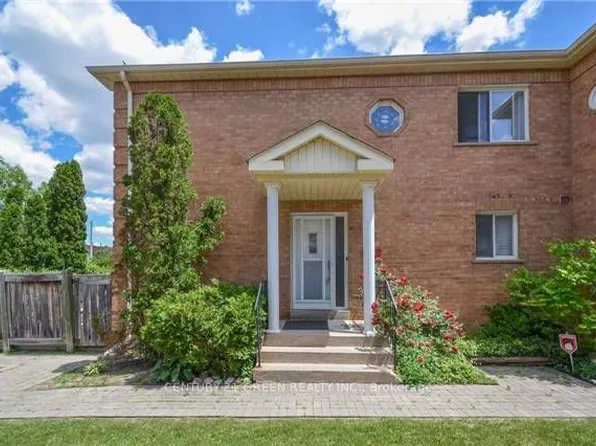 113 Millstone Dr #5, Brampton, ON L6Y 4P4