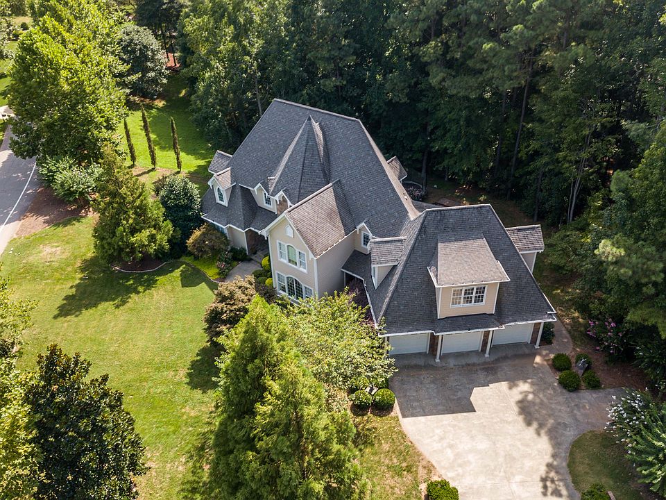 1st image of 2600 Penfold Ln