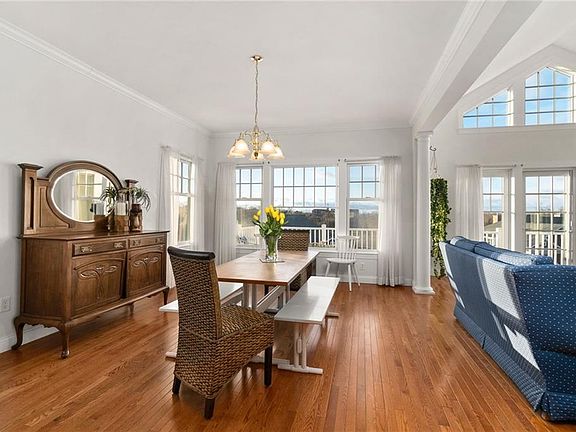5th image of 92 Stony Brook Ln