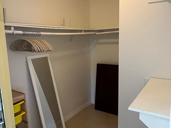 5th image of 132 W Yale Loop