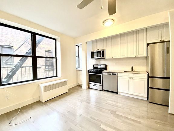 3rd image of 66 Saint Nicholas Pl APT B57