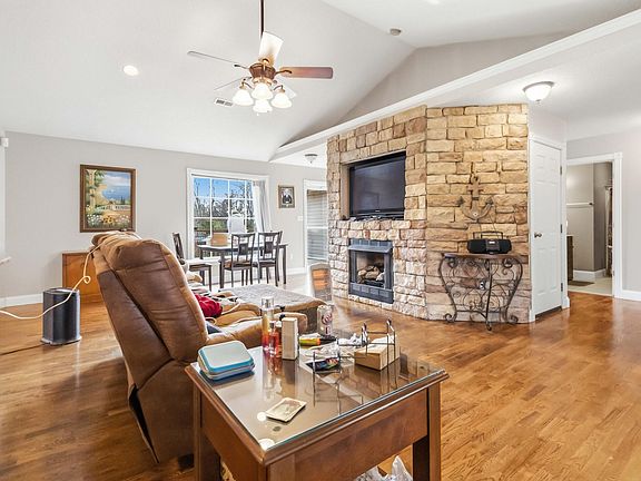 4th image of 536 Ridge Hill Trl