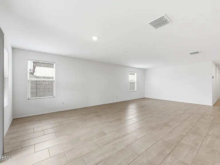 24661 W Jessica Ln — Photo 16