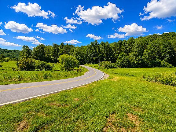 4th image of 1 Sunny Point Rd