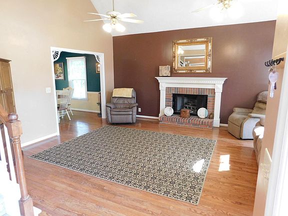 2nd image of 100 Saint Michaels Ln