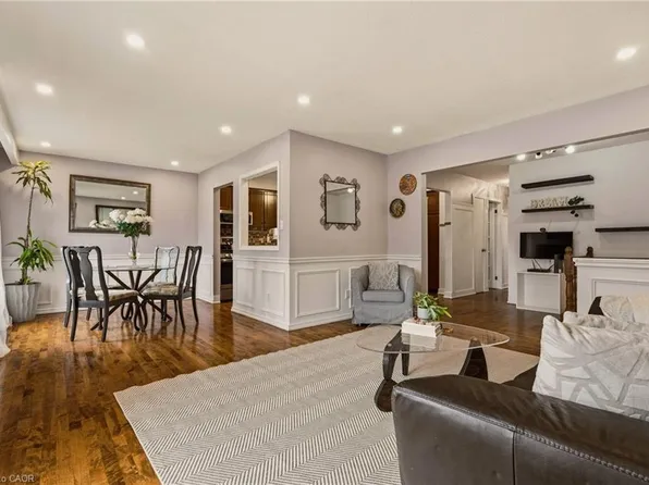 21 Milverton Close, Hamilton, ON L8B 0B1