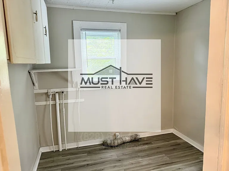 515 Ridgeway Pl SW — Photo 5