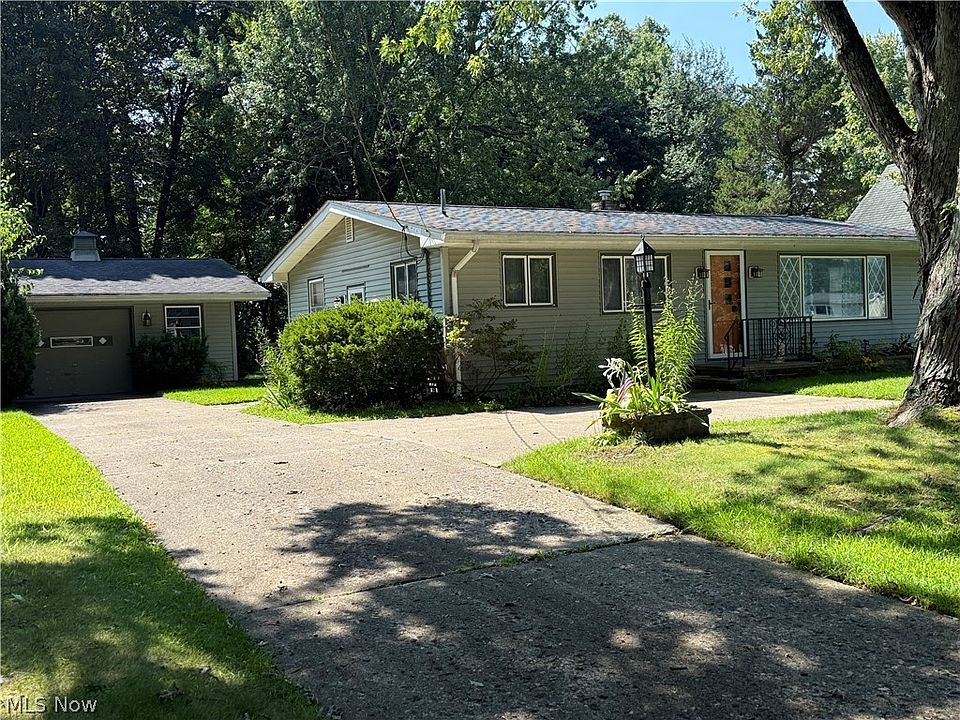 1st image of 203 W Main Rd
