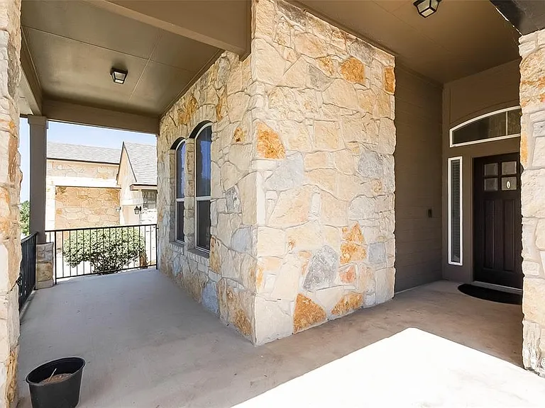 11608 Reading Ct — Photo 5