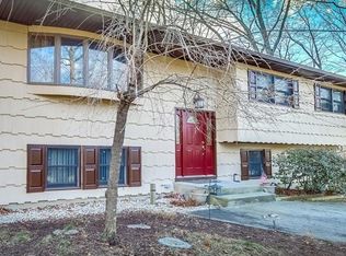 19 Rustic Dr, Airmont, NY 10952