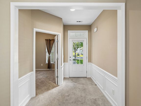 5th image of 407 Cottonwood Dr