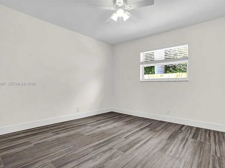 929 S North St #4 — Photo 11