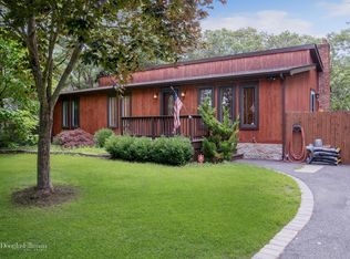 43 Cozine Rd, Center Moriches, NY 11934