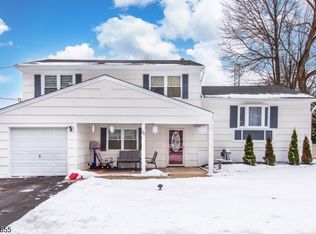 14 Bordeaux Dr, Mount Olive Twp., NJ 07836