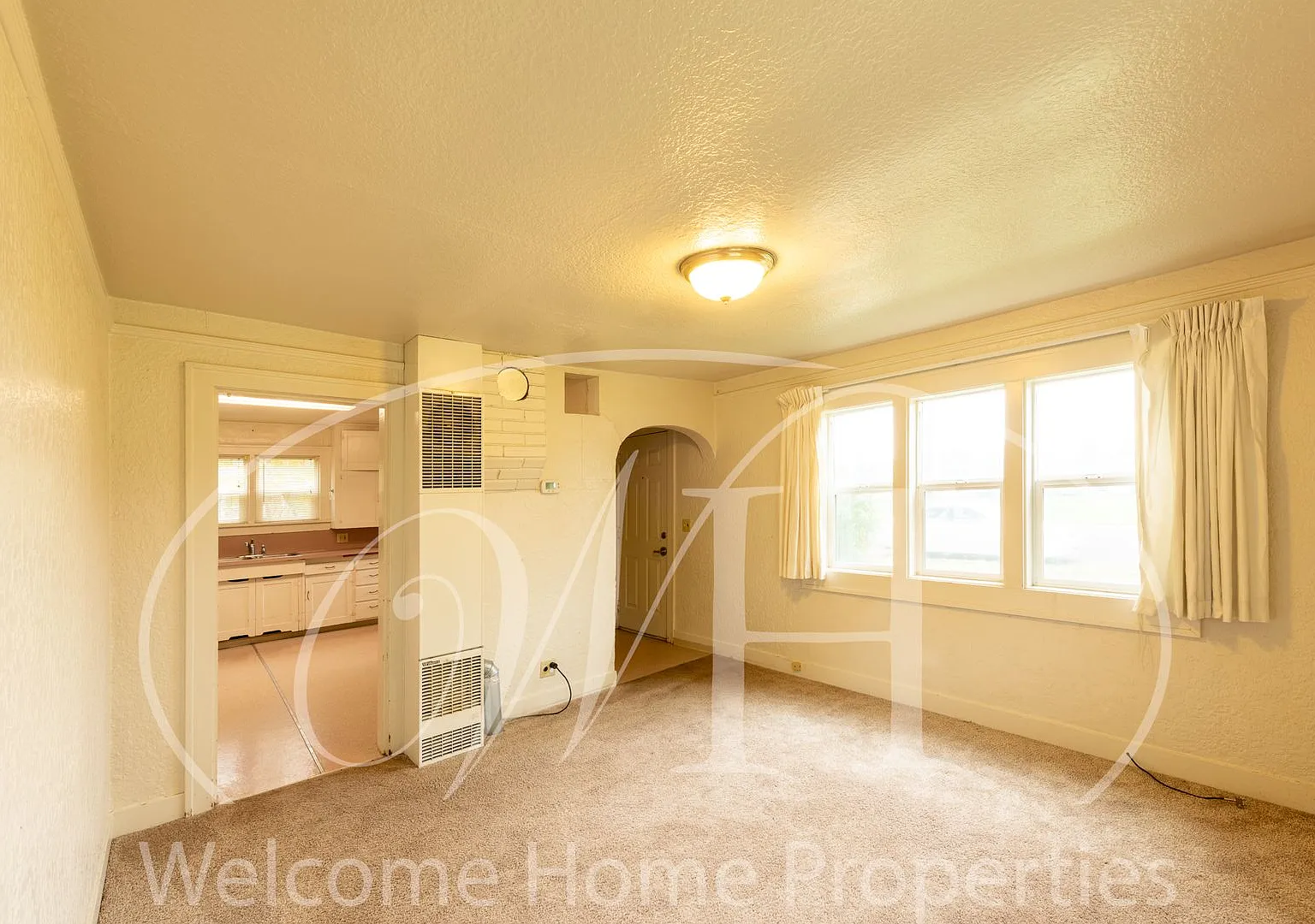 Cozy Home with Storage in Quiet Convenient Location — Photo 4