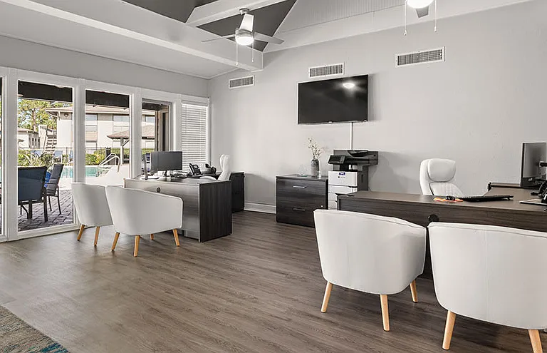 St. John's Pointe Apartment Homes — Photo 14