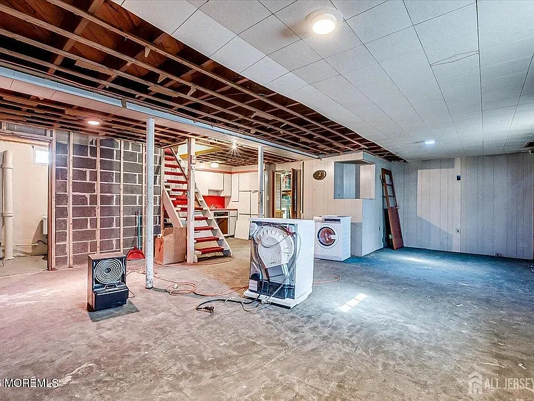 92 Lake View Blvd — Photo 3