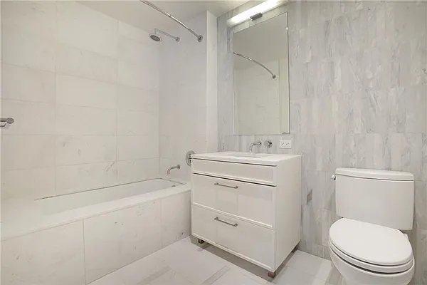 Rented by R New York | media 12