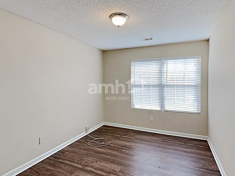 209 Signet Ct — Photo 14