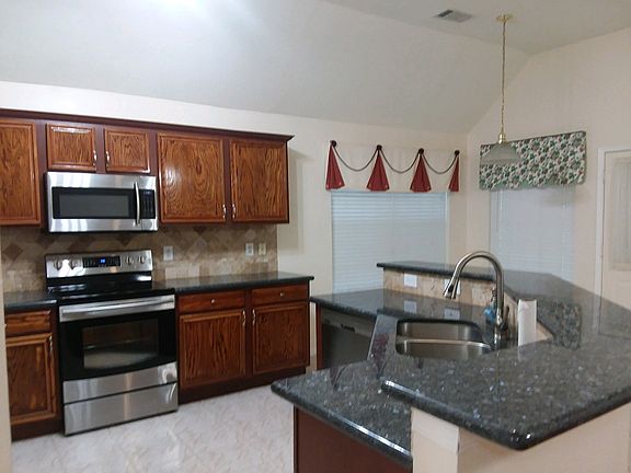 2nd image of 5511 Imperial Grove Dr