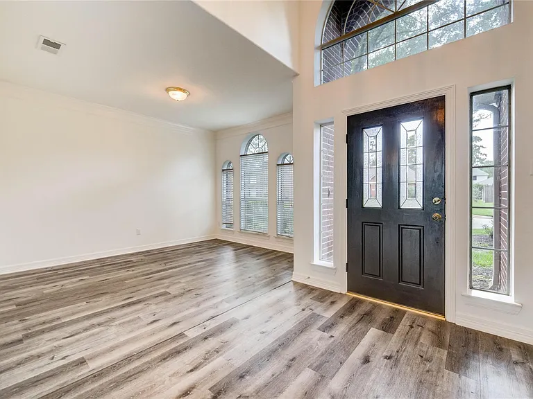 8803 Memorial Creek Dr — Photo 7
