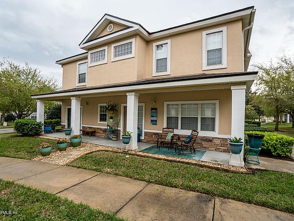 3rd image of 1730 Forest Lake Cir E APT 1