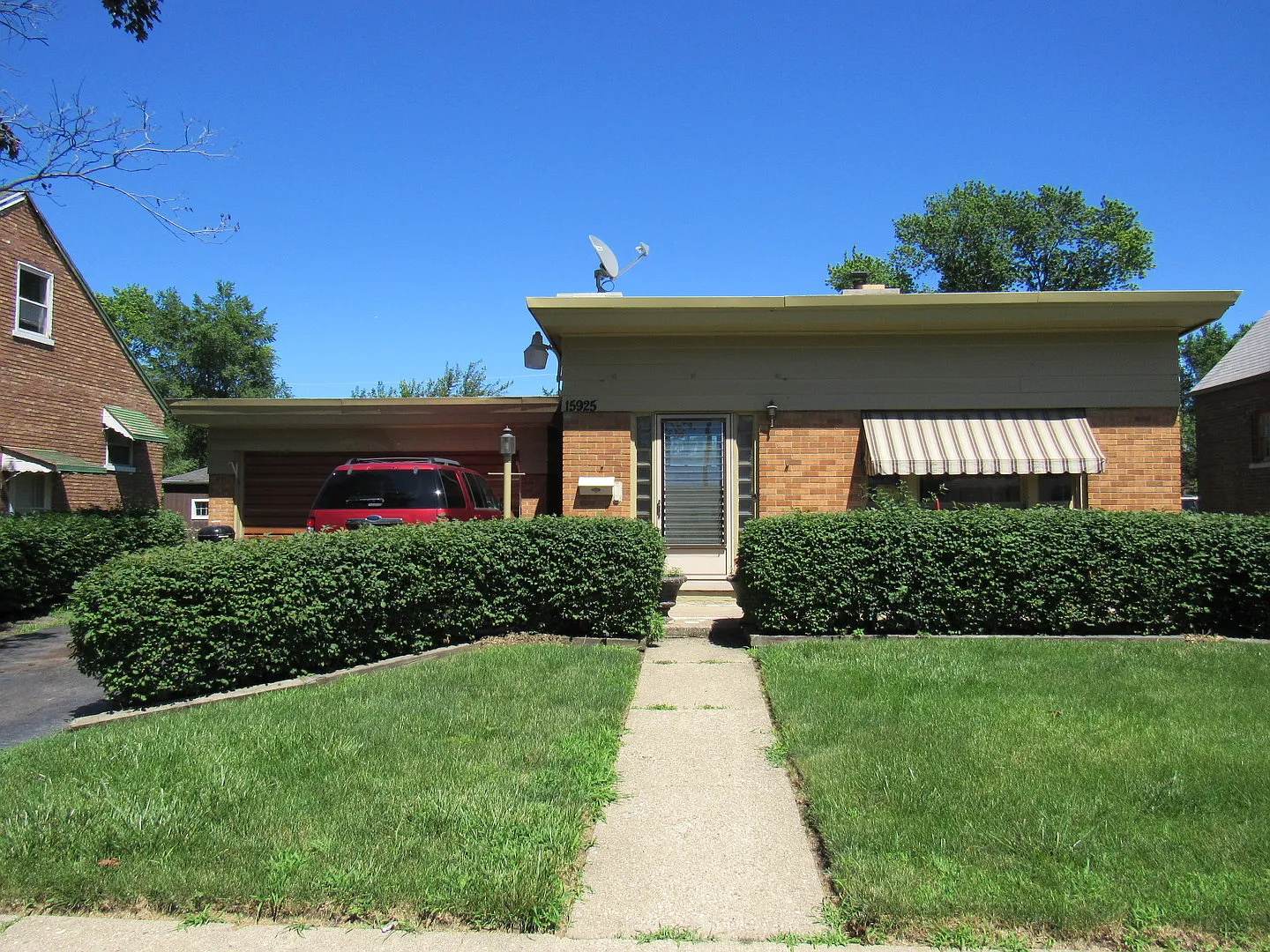 15925 Lathrop Ave photo 1
