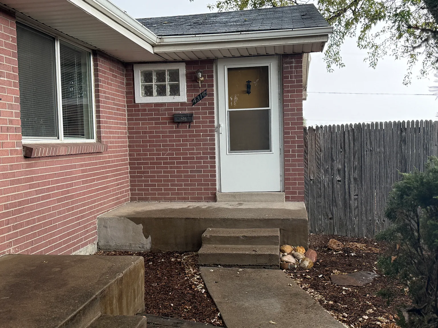 3 bed, 1470 sqft, $2,350 — Photo 1
