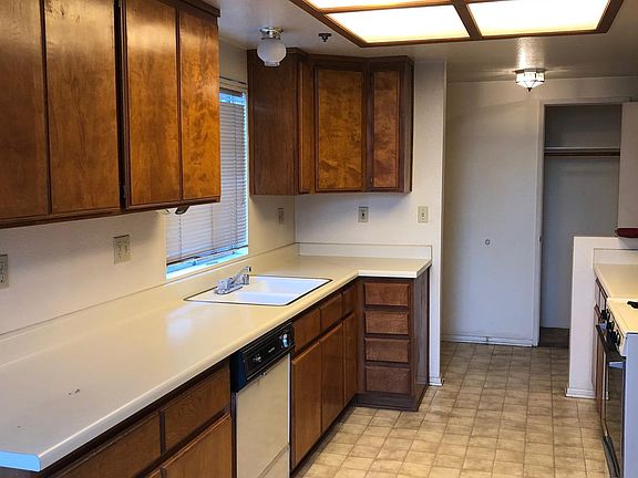 2nd image of 323 W Center St APT 1