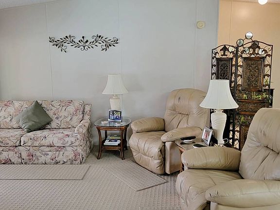 5th image of 2086 Heron Dr