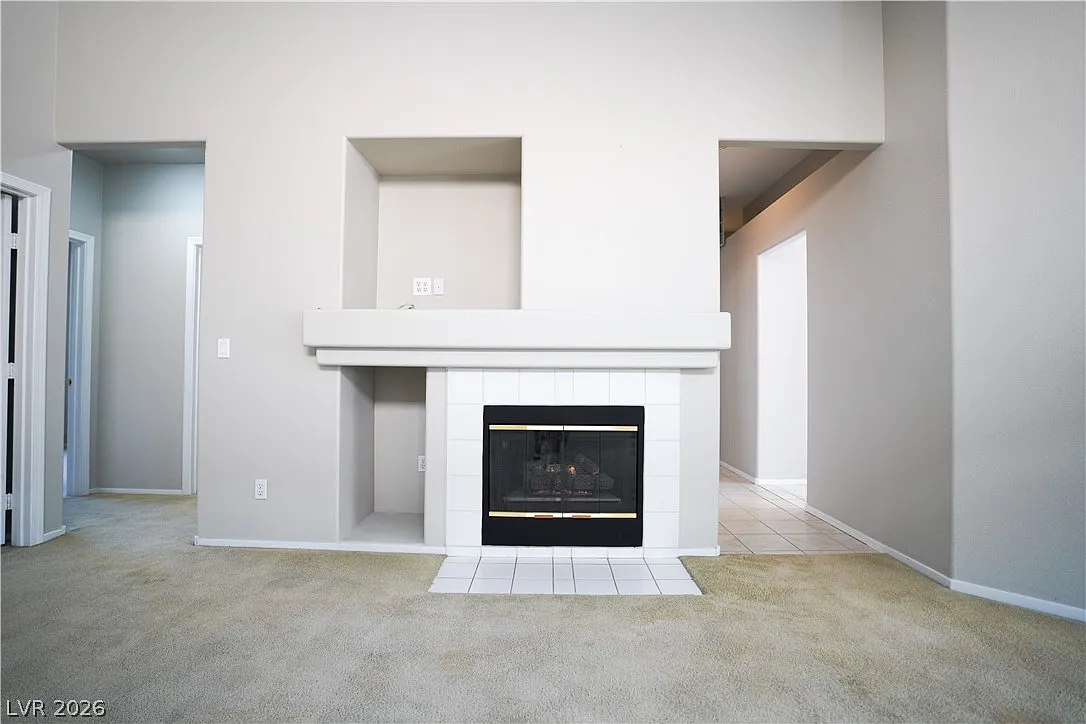 3 bed, 2.0 bath, 1400 sqft, $2,000 — Photo 2
