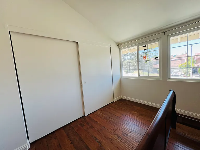 17215 Grayland Ave — Photo 21